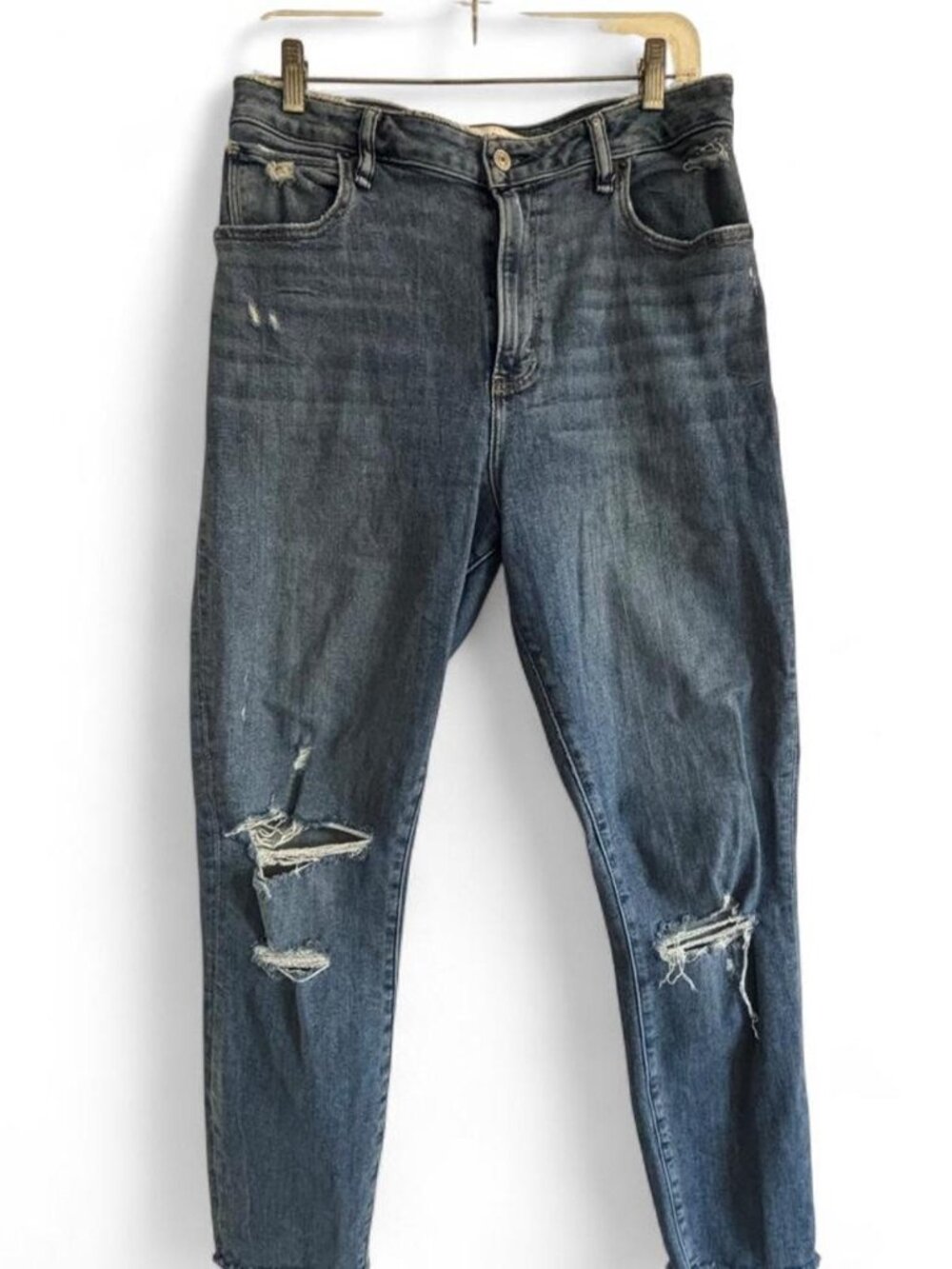 Abercrombie & Fitch High Rise Ripped Jeans Size 31